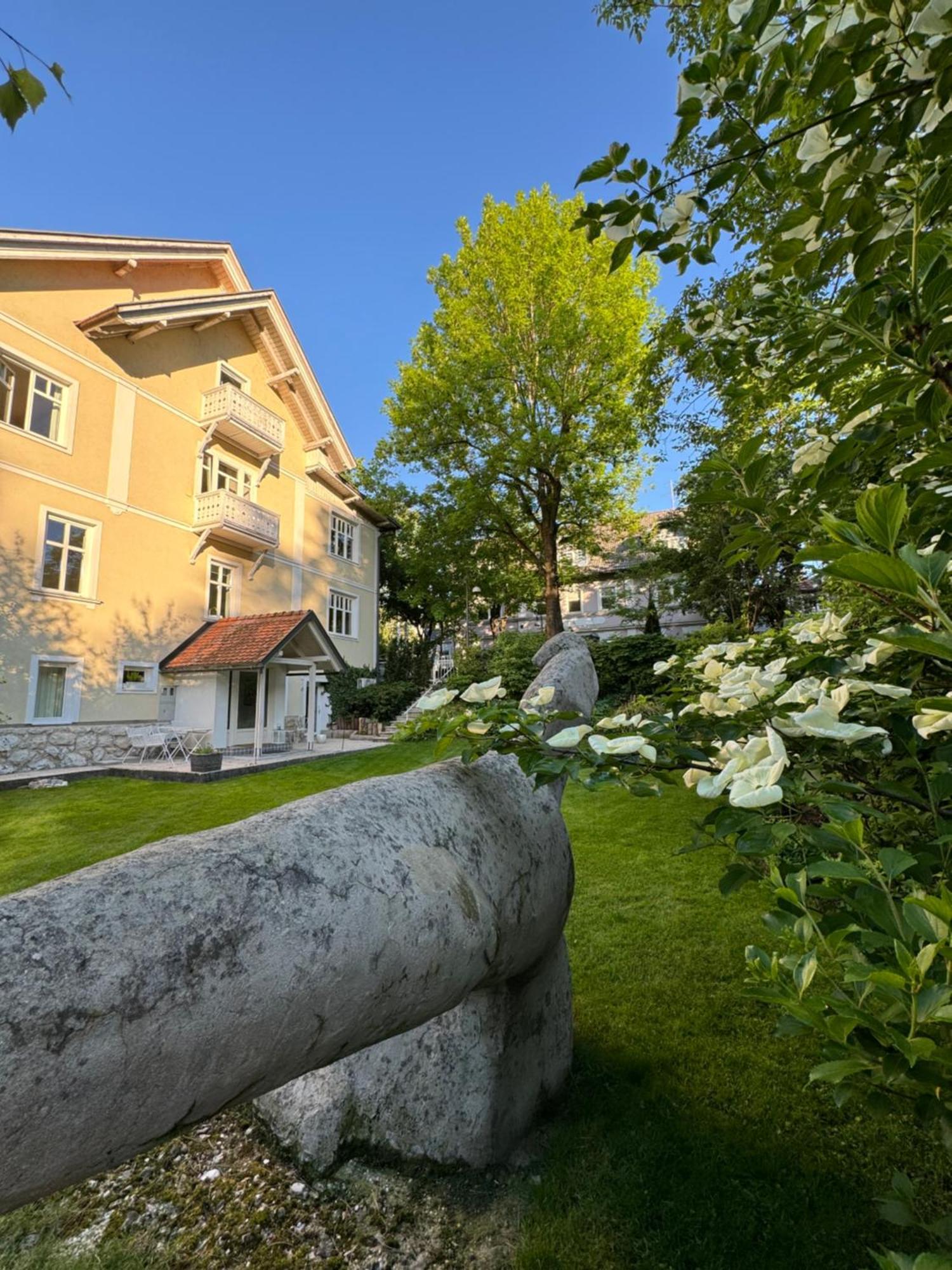 Historical Villa In The Heart Of بليد المظهر الخارجي الصورة